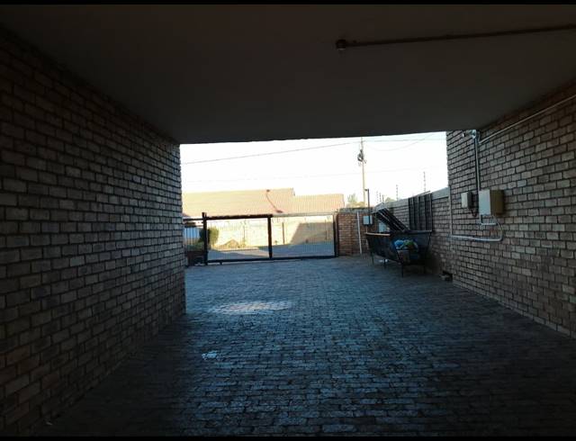 1 BEDROOM APARTMENT FOR SALE IN GREENHILLS